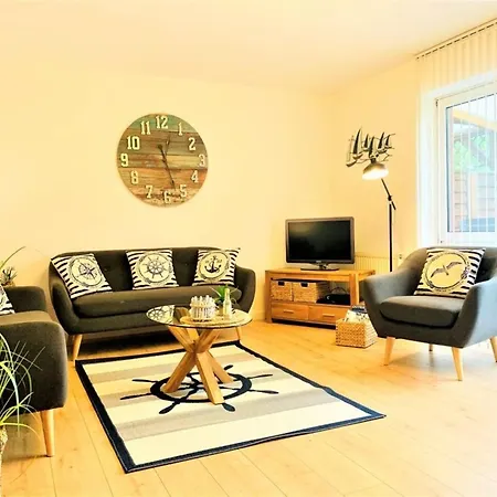 Holiday home Ferienhuus Achter D Diek