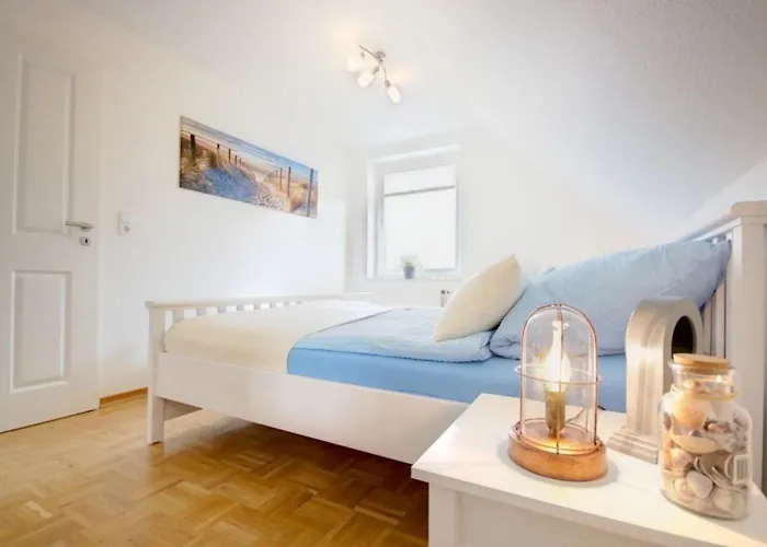 בית נופש Ferienhuus Achter D Diek דיצום